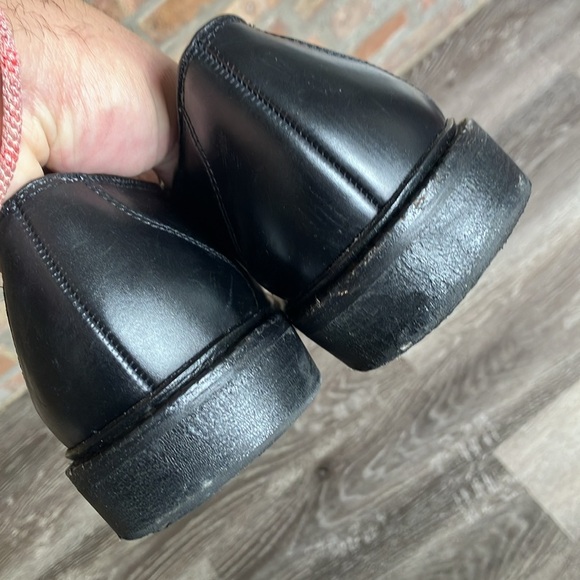 Allen Edmonds - Picture 14 of 17